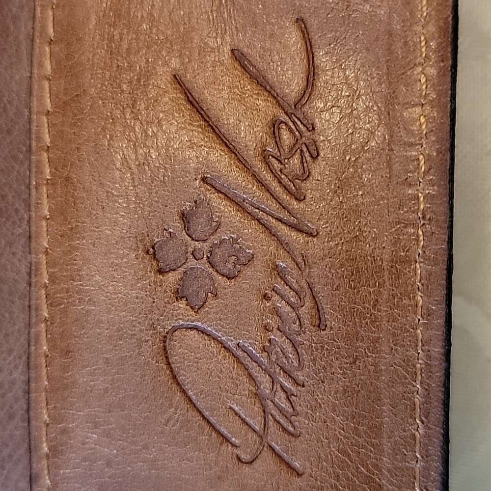 New without Tags. Patricia Nash Floral Leather Wallet.